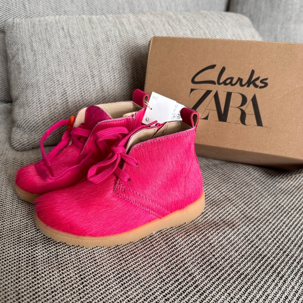 The cutest ZARA pink booties for girls